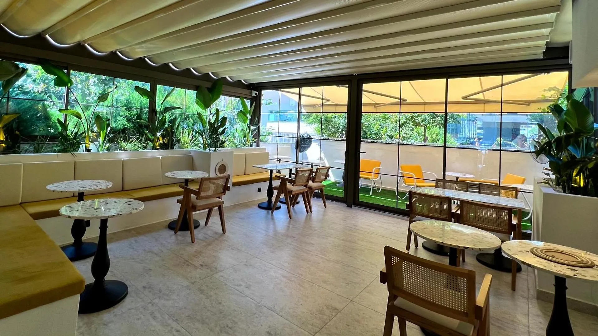 Hotel Coastline Antalya Turecko