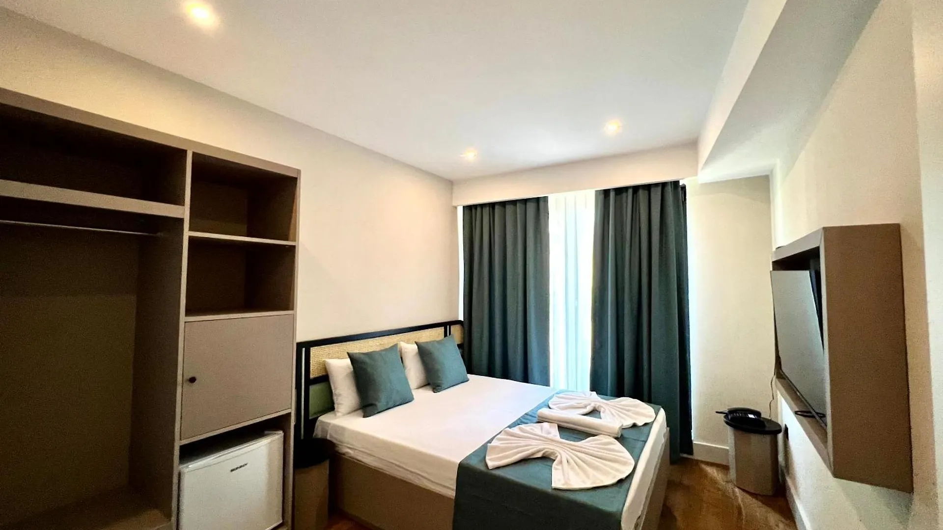 Hotel Coastline Antalya